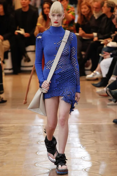 Look 7
